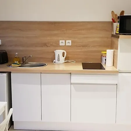 Apartment Ty-yan Tours