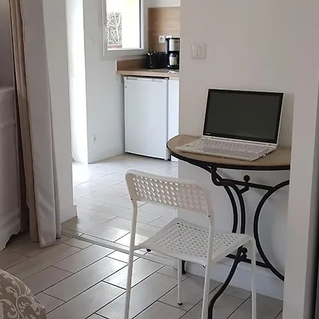 Ty-yan Apartment