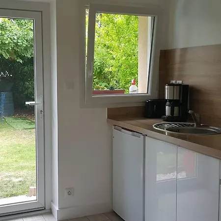 Ty-yan Apartment Tours